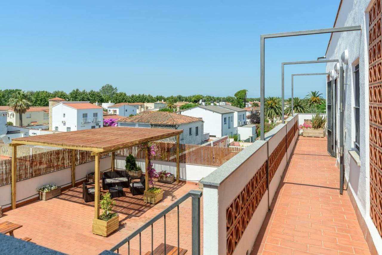 - Nº4 * Empuriabrava